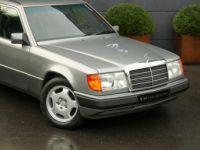 Mercedes Classe E 260 Pullman Limousine 6 Doors V124 - <small></small> 26.900 € <small>TTC</small> - #22