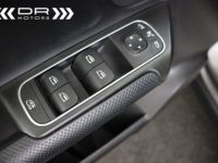 Mercedes GLB 200 d 7G Tronic BUSINESS SOLUTIONS - WIDESCREEN LEDER NAVI MIRROR LINK TREKHAAK - <small></small> 29.995 € <small>TTC</small> - #41