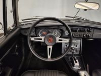 MG MGB B cabriolet boite auto - <small></small> 25.000 € <small>TTC</small> - #30