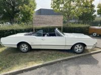 Oldsmobile Cutlass Cabriolet de 1966 - <small></small> 20.000 € <small>TTC</small> - #2