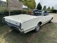 Oldsmobile Cutlass Cabriolet de 1966 - <small></small> 20.000 € <small>TTC</small> - #3