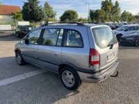 Opel Zafira 2.0 DTi 100ch Comfort Clim 7Places Attelage 1500€ sans garantie - <small></small> 1.500 € <small>TTC</small> - #9