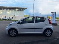 Peugeot 107 1.0 68cv 12V TRENDY 5P 1ERE MAIN - <small></small> 5.990 € <small>TTC</small> - #4