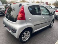 Peugeot 107 1.0e 12v 68ch blue lion 2-tronic black silver avec climatisation - <small></small> 6.290 € <small>TTC</small> - #7