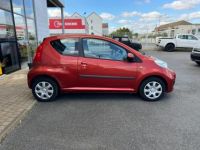 Peugeot 107 1.0e 12V 68ch BLUE LION Urban - <small></small> 4.890 € <small>TTC</small> - #8