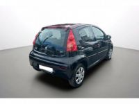 Peugeot 107 1.0e 12V 68ch BVA Black et Silver - <small></small> 6.490 € <small>TTC</small> - #5