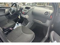 Peugeot 107 1.0e 12V 68ch BVA Black et Silver - <small></small> 6.490 € <small>TTC</small> - #7