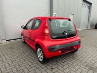 Peugeot 107 1.0i Urban FAIBLE KILOMÉTRAGE GARANTIE 12 M - <small></small> 3.890 € <small>TTC</small> - #4