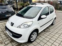 Peugeot 107 (PM_, PN_) 1.0 (68Ch) BLUE LION TRENDY - <small></small> 4.990 € <small>TTC</small> - #2