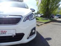 Peugeot 108 TOP! STYLE 1.2 VTI 72 S&S - <small></small> 11.990 € <small>TTC</small> - #28