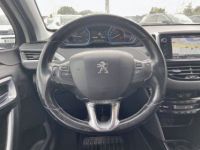 Peugeot 2008 1.6 BlueHdi 120 ALLURE CAMERA JA17 GRIP CONTROL - <small></small> 10.950 € <small>TTC</small> - #24