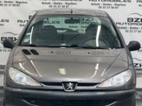 Peugeot 206 1.1 XR PRESENCE 3P * VITRE + RÉTRO ELEC * - <small></small> 5.490 € <small>TTC</small> - #3