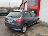 Peugeot 206 1.4 I 75cv payement 4 x sans frais fermeture centralisée direction assistée - <small></small> 1.990 € <small>TTC</small> - #2