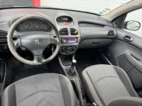 Peugeot 206 1.4 I 75cv payement 4 x sans frais fermeture centralisée direction assistée - <small></small> 1.990 € <small>TTC</small> - #4