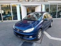 Peugeot 206 1.6 HDI EXECUTIVE FAP 5P à pro ou export en l'état sans garantie - <small></small> 1.900 € <small>TTC</small> - #1