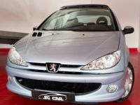 Peugeot 206 1l6 Essence 110 Ch Toit Ouvrant - <small></small> 6.990 € <small></small> - #1