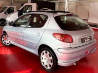 Peugeot 206 1l6 Essence 110 Ch Toit Ouvrant - <small></small> 6.990 € <small></small> - #3