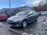 Peugeot 206 3/5 portes (1.4 i 75CV - <small></small> 2.990 € <small>TTC</small> - #1