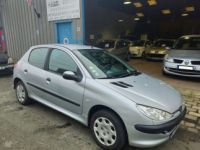 Peugeot 206 Trendy 1,4i 75CH 5CV - <small></small> 2.990 € <small>TTC</small> - #1