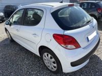 Peugeot 207 1.4 16v Premium 2-Tronic 5p - <small></small> 7.490 € <small>TTC</small> - #4