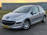 Peugeot 207 1.4i 16v 90ch (6 cv) 5 portes BVM5 Gris Urban 2006 + 94000KM CLIM GARANTIE - <small></small> 5.500 € <small>TTC</small> - #1