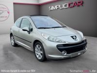 Peugeot 207 1.6 16v 110ch Sport / Toit Ouvrant / 2ème main - <small></small> 4.990 € <small>TTC</small> - #1