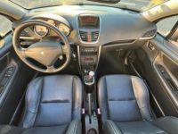 Peugeot 207 CC 1.6 hdi 112cv feline - garantie 12 mois - <small></small> 7.990 € <small>TTC</small> - #18