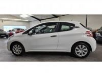 Peugeot 208 1.0 VTi 68 / 5 PLACES / REGULATEUR / IDEAL JEUNE CONDUCTEUR - <small></small> 7.290 € <small>TTC</small> - #17