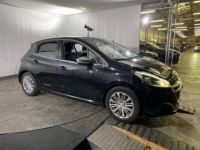 Peugeot 208 1.2  82CH E6.2 EVAP ALLURE 5P - <small></small> 8.990 € <small>TTC</small> - #1