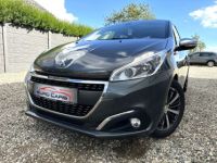 Peugeot 208 1.2 Allure BTE AUTO-NAVI-CAMERA-OPEN DAK-CARPLAY - <small></small> 10.490 € <small>TTC</small> - #1