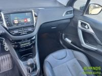 Peugeot 208 1.2 PureTech 110ch Féline 5p - <small></small> 7.990 € <small>TTC</small> - #9