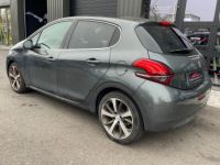 Peugeot 208 1.2 puretech 110ch feline avec toit panoramique camera navigation sieges cuir-alcantara - <small></small> 7.990 € <small>TTC</small> - #5