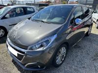 Peugeot 208 1.2 PureTech 82ch Allure 5p - <small></small> 11.490 € <small>TTC</small> - #1