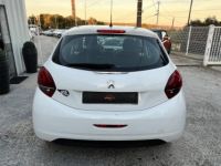 Peugeot 208 1.2i PureTech 12V - 68 BERLINE Like PHASE 2 - <small></small> 7.990 € <small>TTC</small> - #5