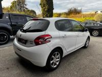 Peugeot 208 1.2i PureTech 12V - 82 BERLINE Style PHASE 1 - <small></small> 7.490 € <small>TTC</small> - #12