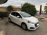 Peugeot 208 1.2i PureTech 12V S&S - 82  BERLINE Signature PHASE 2 - <small></small> 10.990 € <small>TTC</small> - #3