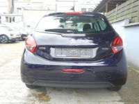 Peugeot 208 1.2i PureTech Style (navigation pdc clim ect) - <small></small> 7.000 € <small>TTC</small> - #5