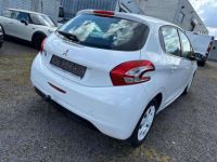 Peugeot 208 1.4 HDi 68cv 5P Série Like - <small></small> 5.490 € <small>TTC</small> - #3