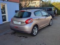 Peugeot 208 1.6 e-HDI 92 Allure - <small></small> 8.490 € <small>TTC</small> - #7