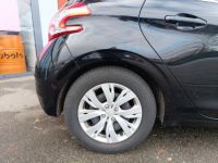 Peugeot 208 1.6 HDi 115 cv ALLURE - <small></small> 7.990 € <small>TTC</small> - #28