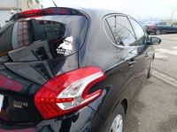 Peugeot 208 1.6 HDi 115 cv ALLURE - <small></small> 7.990 € <small>TTC</small> - #31