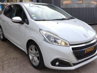 Peugeot 208 GENERATION-I 1.6 BLUEHDI 100 CH STYLE + CARPLAY - <small></small> 8.989 € <small>TTC</small> - #8