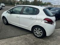 Peugeot 208 I Phase 2 5 Portes 1.2 VTi 82 cv ,ACTIVE , DISTRIBUTION FAITE GARANTIE - <small></small> 6.990 € <small>TTC</small> - #6