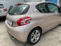 Peugeot 208 PACK ALLURE 1.4 VTI 16V 95 cv Garantie 12 mois - <small></small> 6.990 € <small>TTC</small> - #2