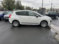 Peugeot 3008 HYbrid4 2.0 HDi FAP - 163 Bva + Electric 37ch HYbrid4 Gps + Radar AR + Toit panoramique - <small></small> 9.990 € <small>TTC</small> - #6