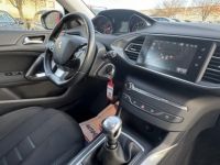 Peugeot 308 1.2i PureTech - 130 II Allure - <small></small> 8.990 € <small>TTC</small> - #10