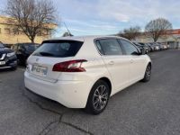 Peugeot 308 1.2i PureTech - 130 II Allure - <small></small> 8.990 € <small>TTC</small> - #17