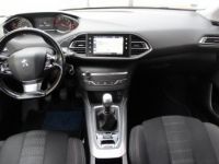 Peugeot 308 II 1.2 130 S&S ALLURE - <small></small> 7.990 € <small>TTC</small> - #9