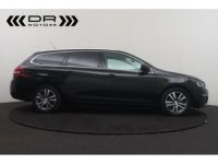 Peugeot 308 SW 1.5 BlueHDI EAT8 ALLURE - NAVIGATIE LEDER APPLE CARPLAY/ANDROID AUTO PANODAK ADAP CRUISE - <small></small> 14.995 € <small>TTC</small> - #4