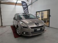 Peugeot 5008 2l hdi 150 Premium Pack (7 Places, Toit pano, GPS, Radar, Régul, Tete haute) - <small></small> 7.790 € <small>TTC</small> - #1